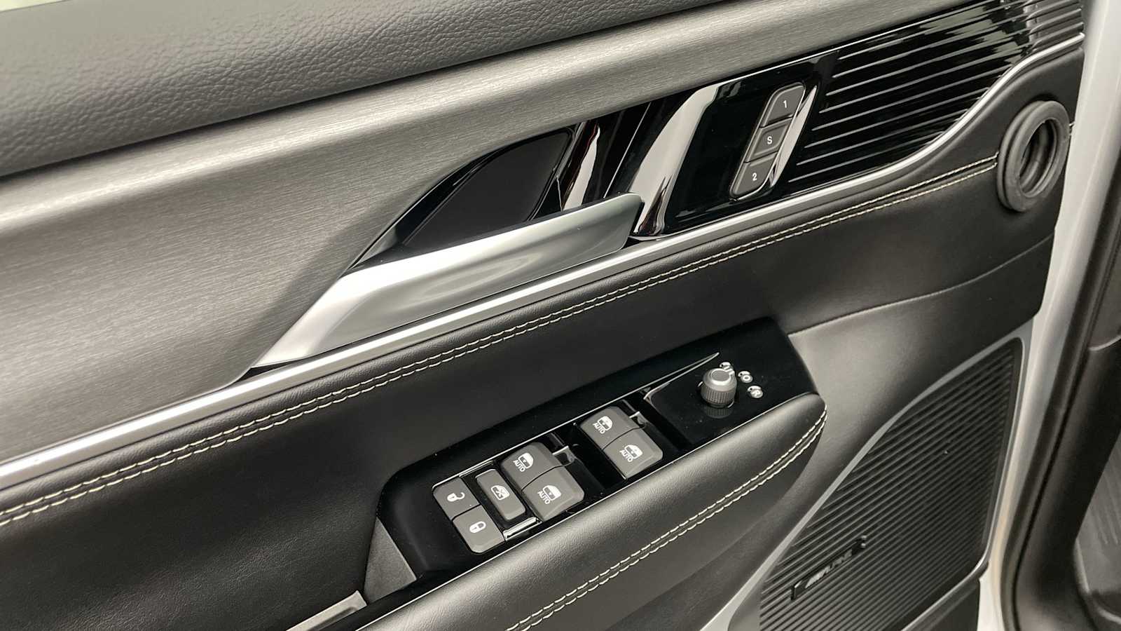 Thumbnail: 2025 Jeep Wagoneer - 7