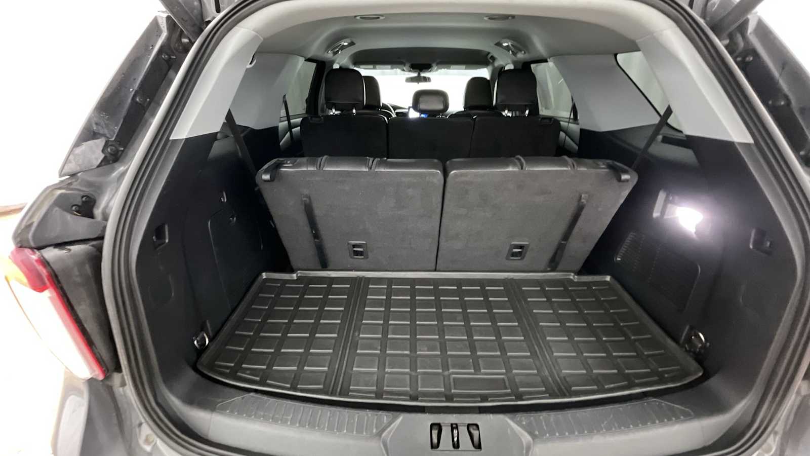 Thumbnail: 2022 Ford Explorer - 29