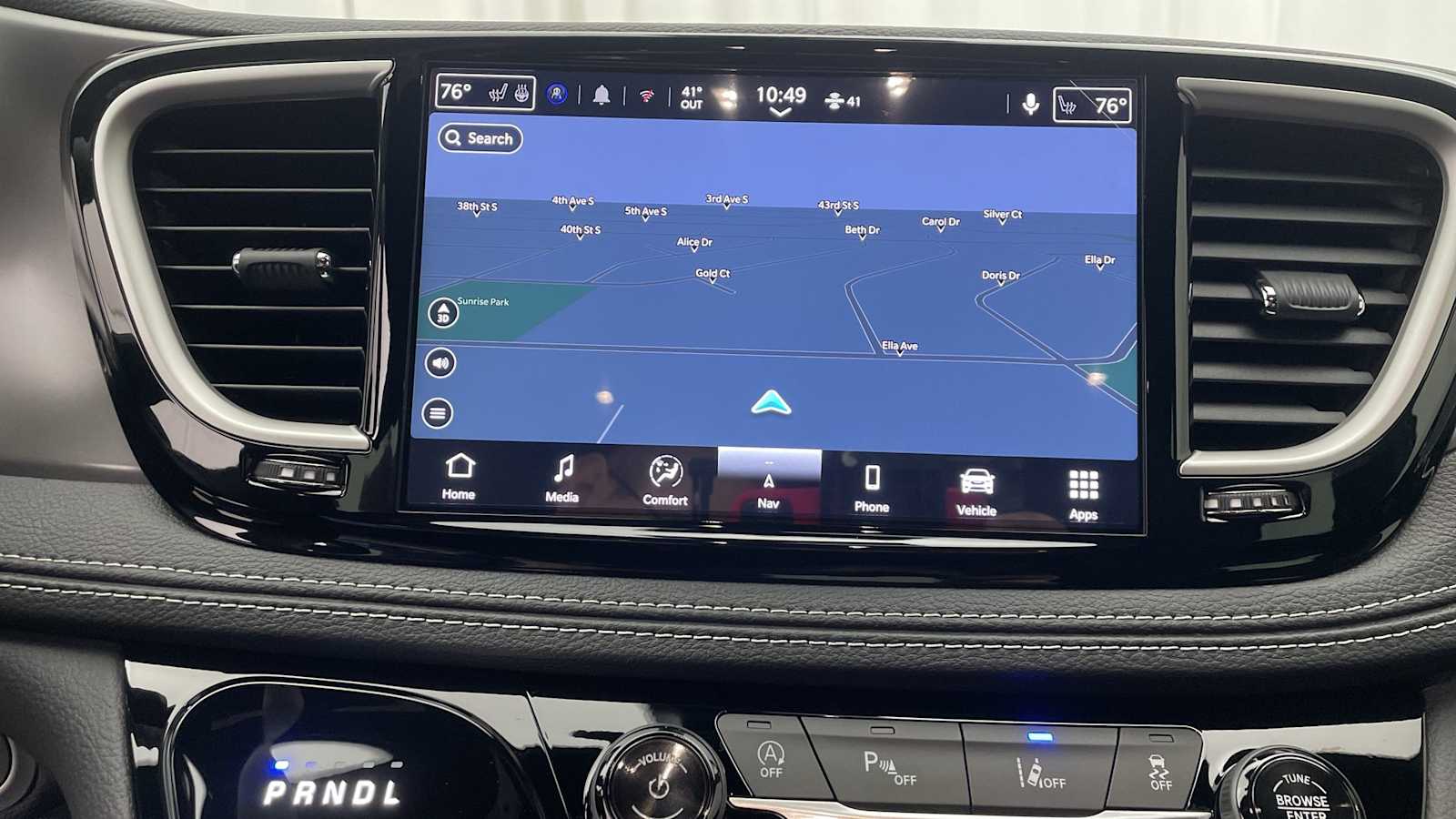 Thumbnail: 2026 Chrysler Pacifica - 4