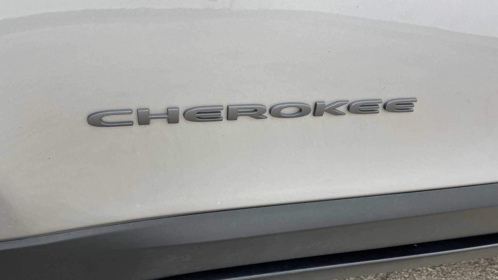 Thumbnail: 2019 Jeep Cherokee - 43