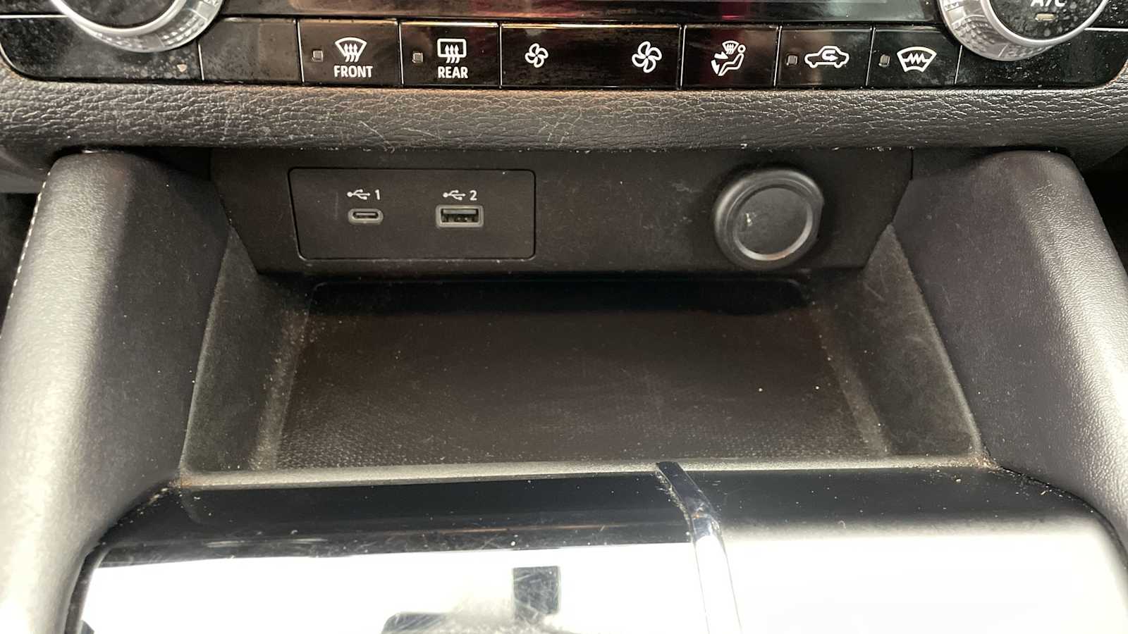 Thumbnail: 2023 Mitsubishi Outlander - 20