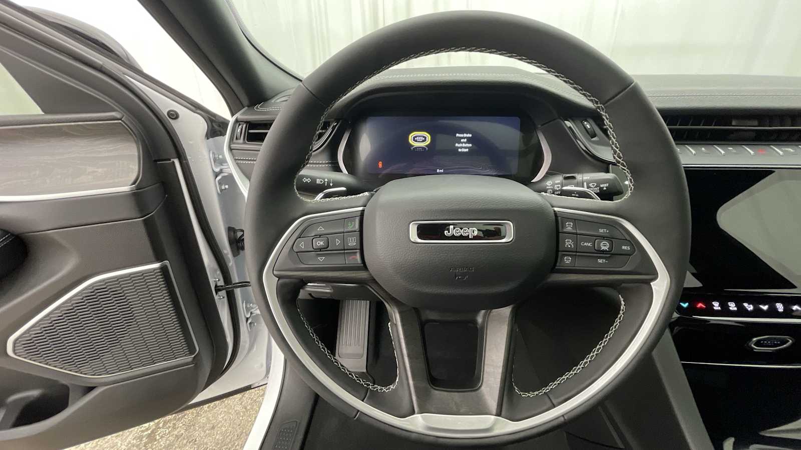 Thumbnail: 2026 Jeep Grand Cherokee - 14