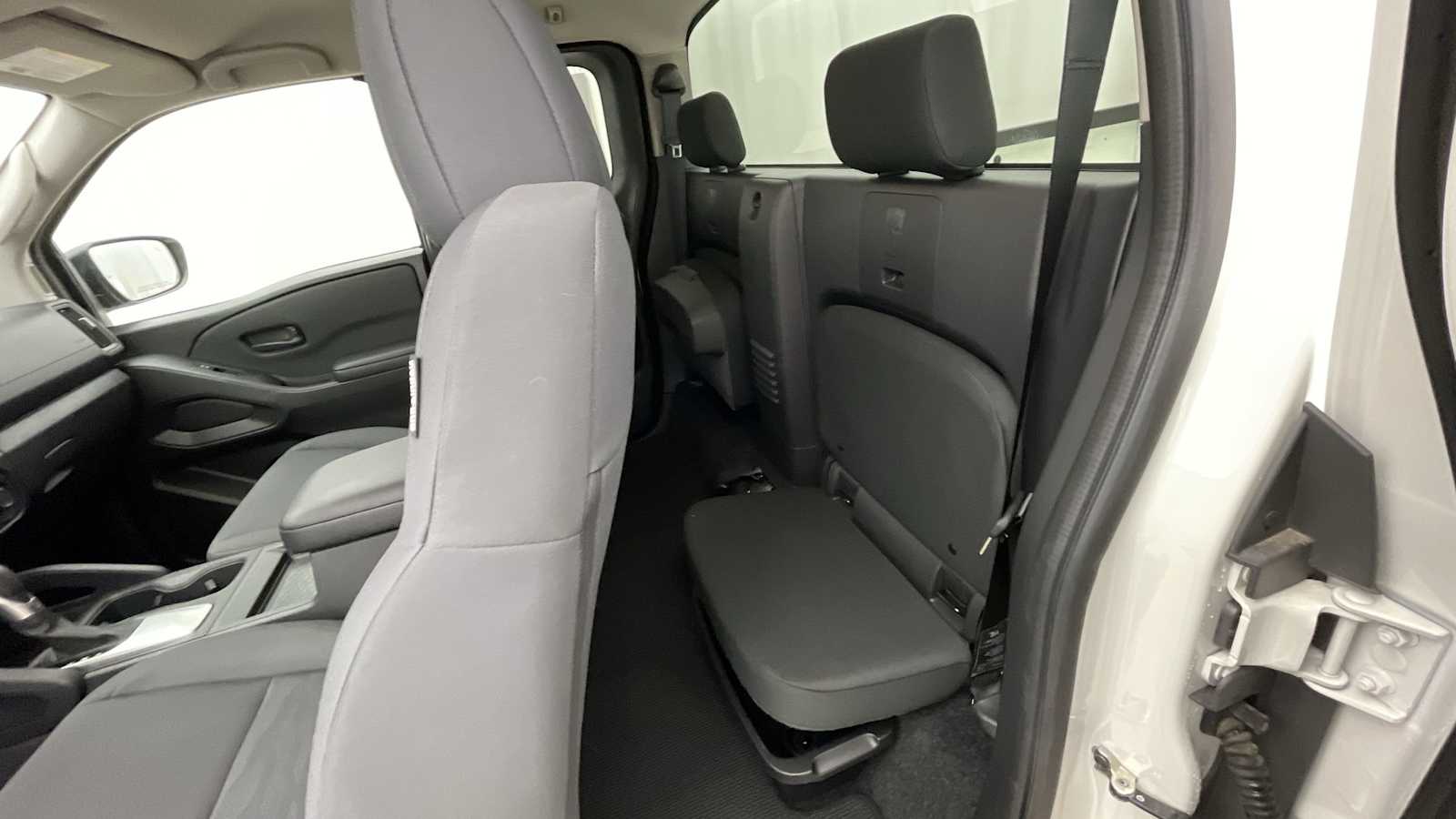 Thumbnail: 2025 Nissan Frontier - 8