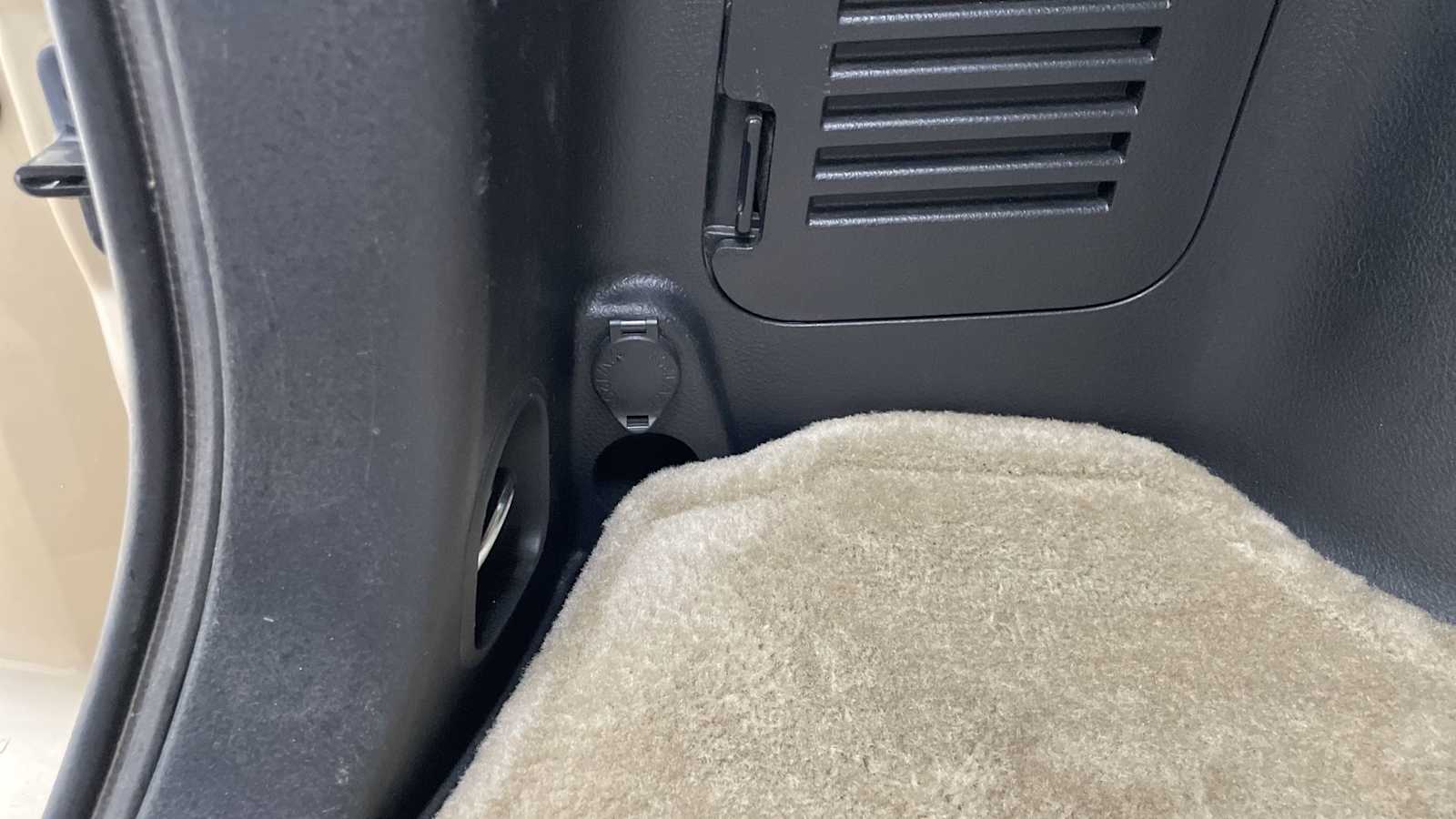 Thumbnail: 2012 Toyota RAV4 - 24