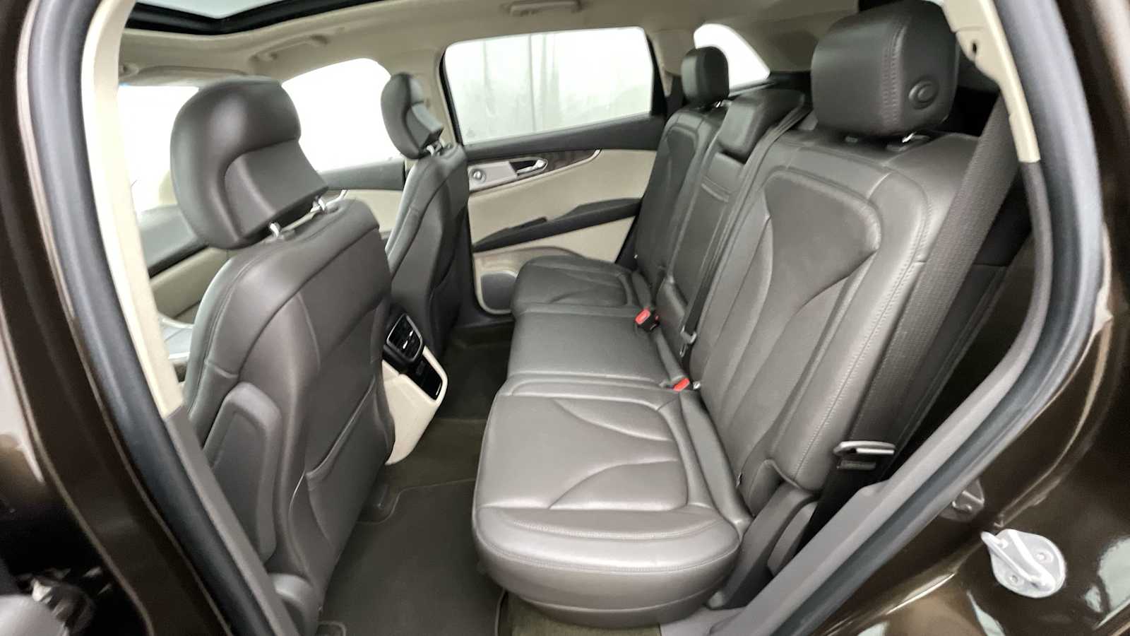 Thumbnail: 2019 Lincoln Nautilus - 10