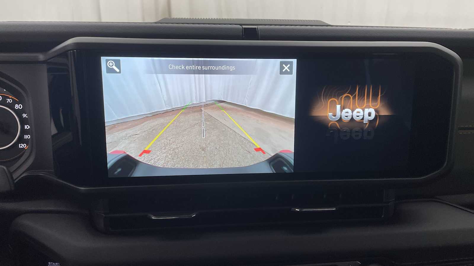 Thumbnail: 2025 Jeep Gladiator - 4