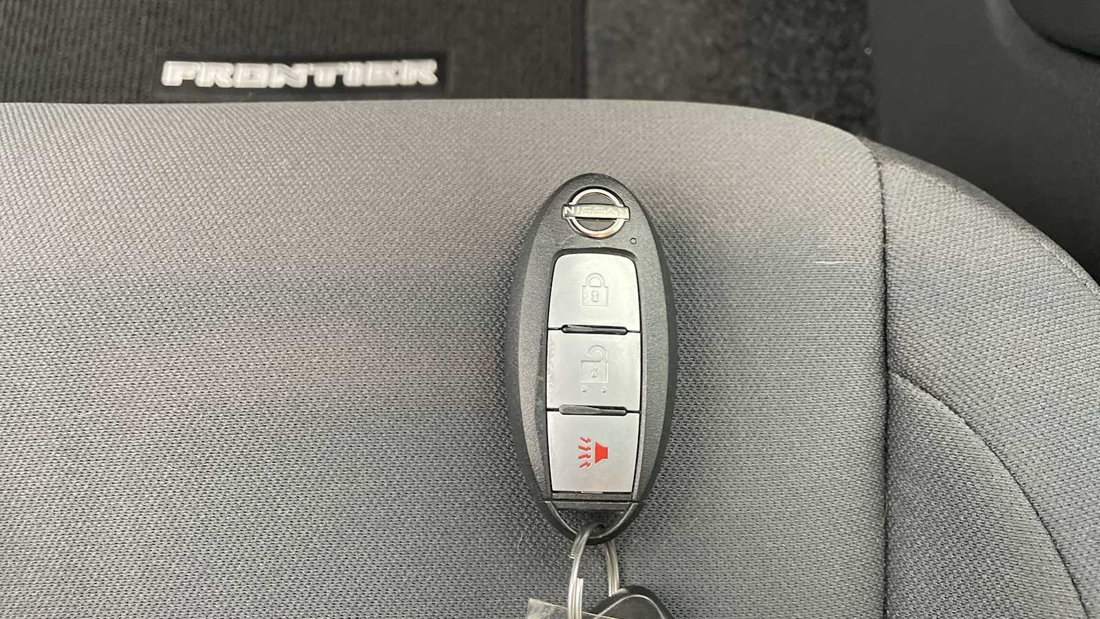 Thumbnail: 2025 Nissan Frontier - 21