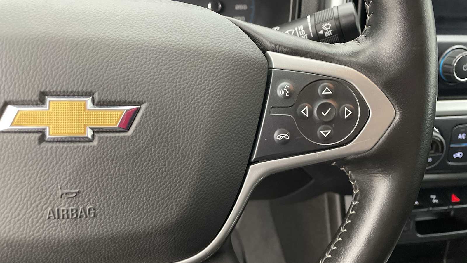 Thumbnail: 2022 Chevrolet Colorado - 14