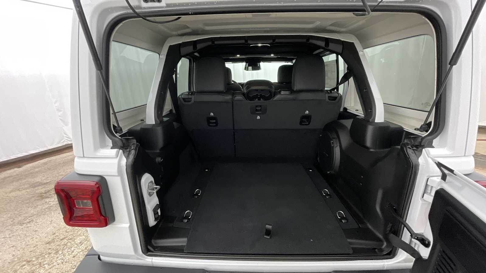 Thumbnail: 2026 Jeep Wrangler - 32