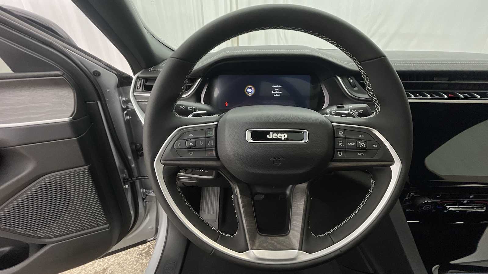 Thumbnail: 2025 Jeep Grand Cherokee - 14