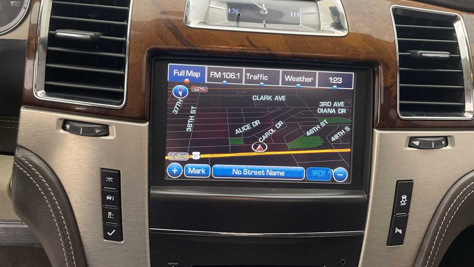 Thumbnail: 2013 Cadillac Escalade - 4