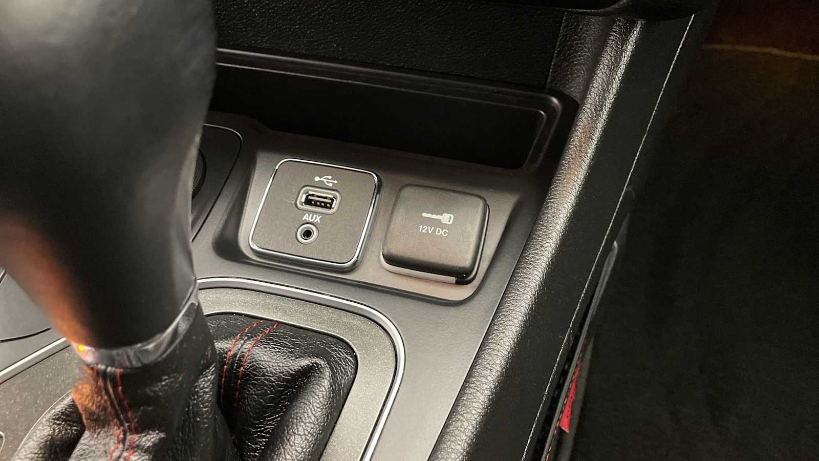 Thumbnail: 2019 Jeep Cherokee - 21