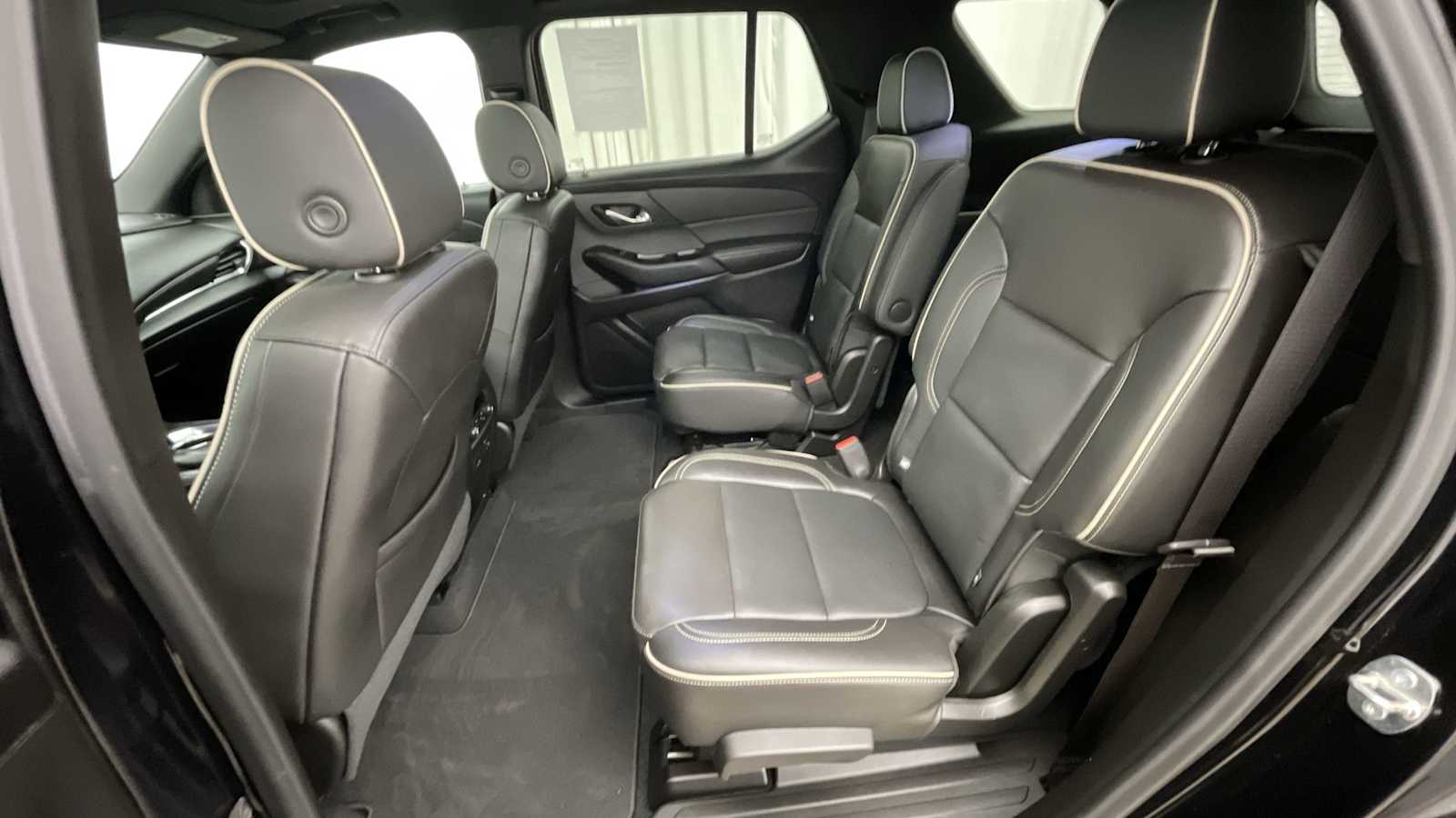 Thumbnail: 2023 Chevrolet Traverse - 10