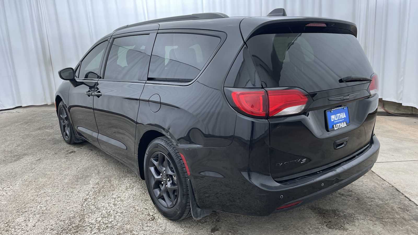 Thumbnail: 2019 Chrysler Pacifica - 31