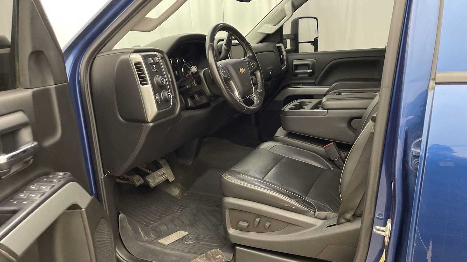Thumbnail: 2018 Chevrolet Silverado 3500 - 2