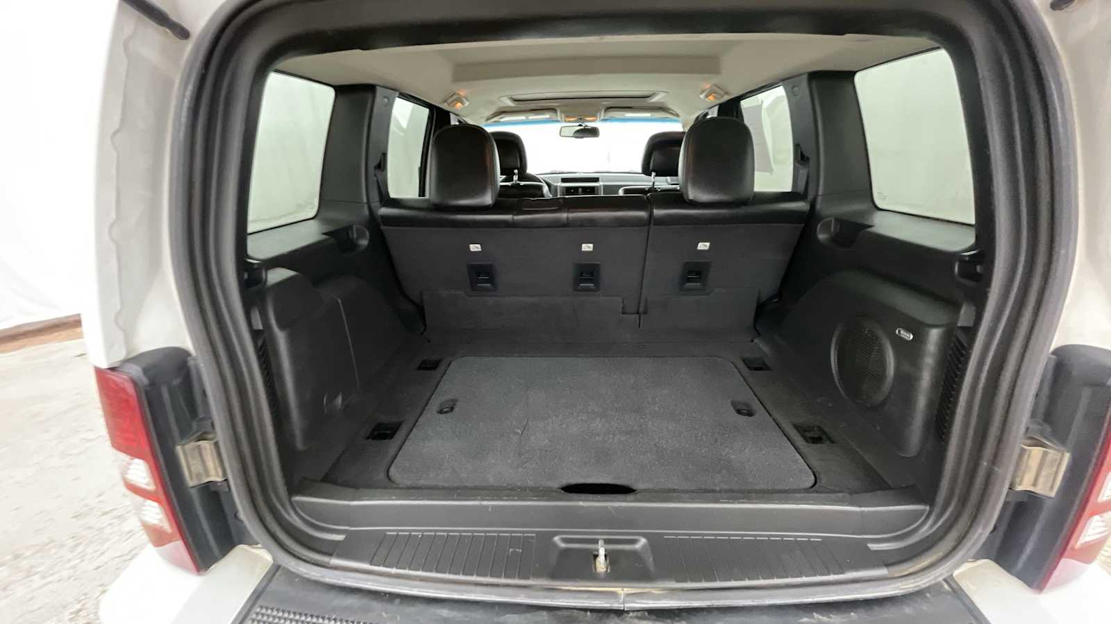 Thumbnail: 2012 Jeep Liberty - 27