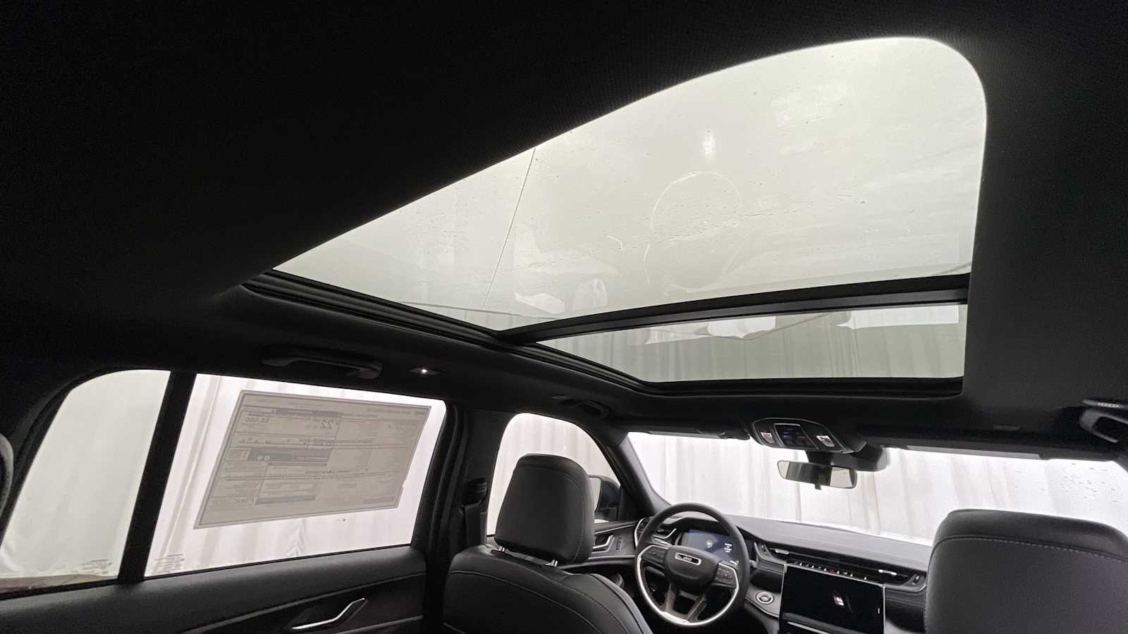 Thumbnail: 2025 Jeep Grand Cherokee - 12