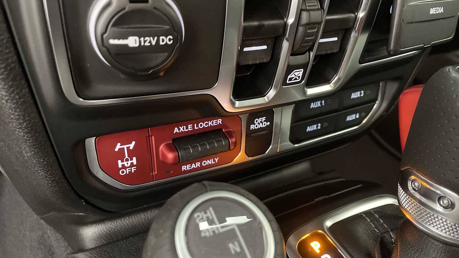 Thumbnail: 2025 Jeep Gladiator - 25