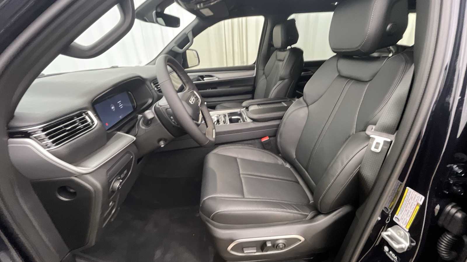 Thumbnail: 2025 Jeep Wagoneer - 6