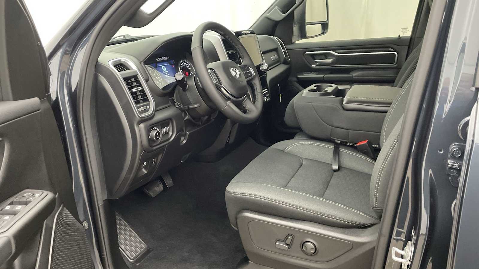 Thumbnail: 2026 RAM 1500 - 2