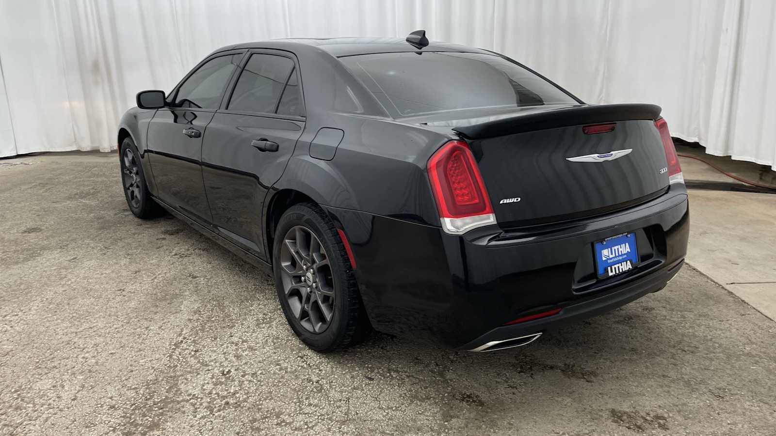 Thumbnail: 2020 Chrysler 300 - 31