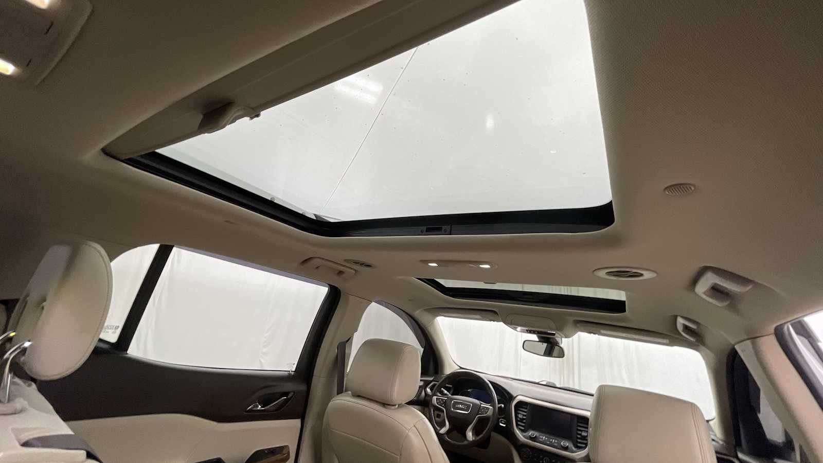 Thumbnail: 2017 GMC Acadia - 13