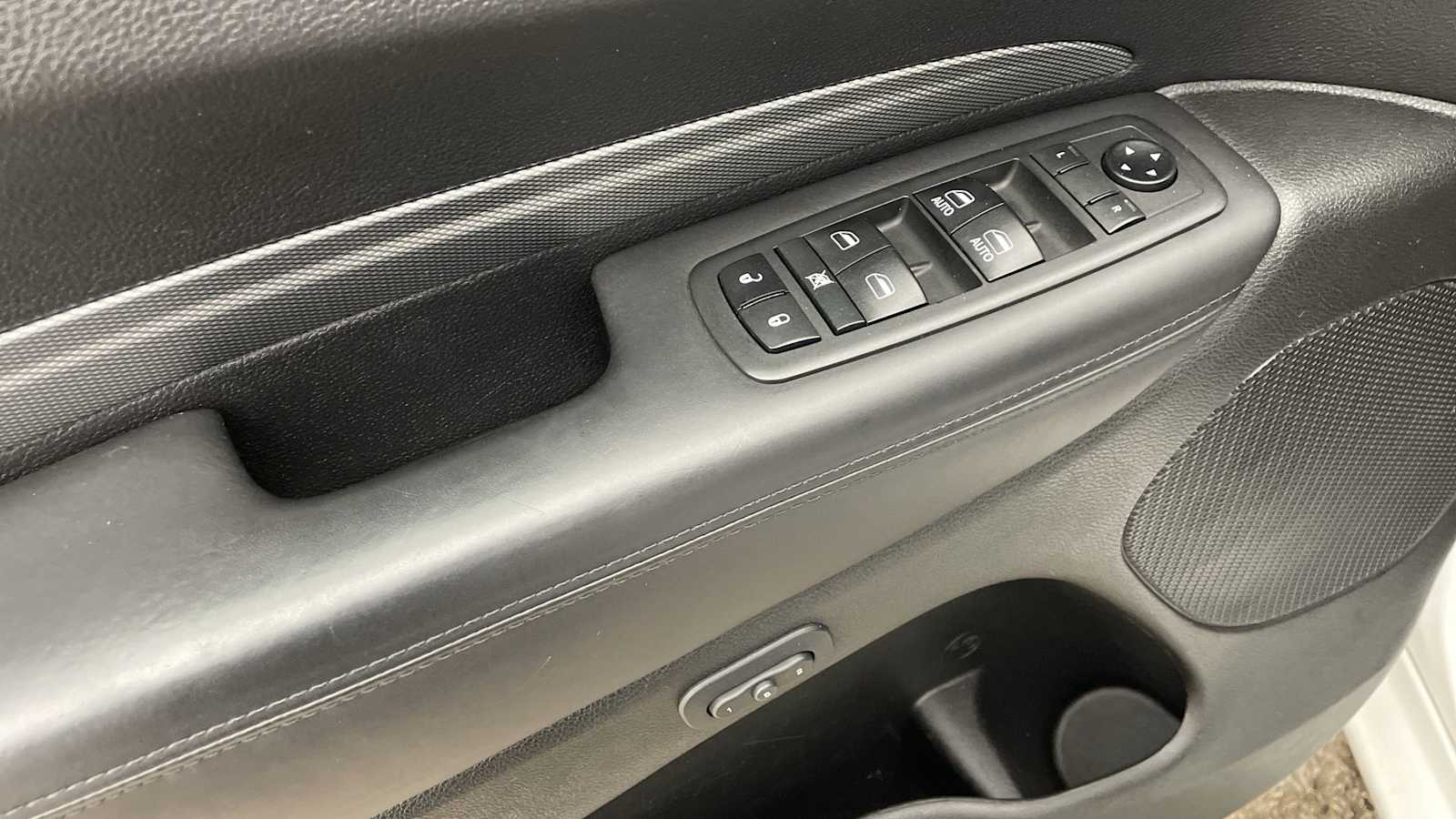 Thumbnail: 2019 Dodge Durango - 7