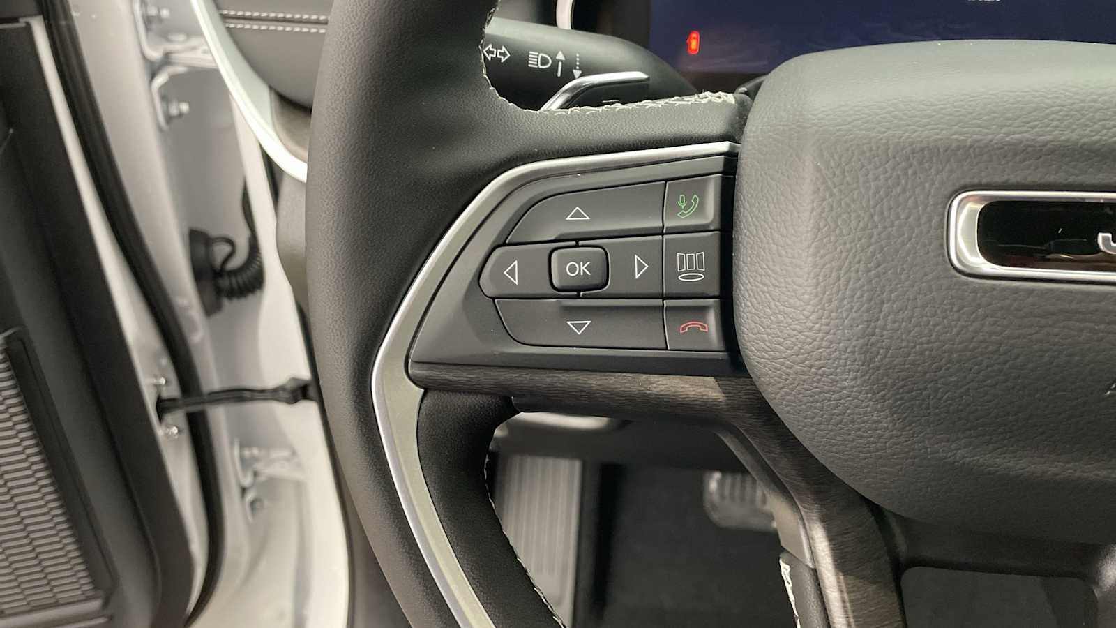 Thumbnail: 2026 Jeep Grand Cherokee - 14