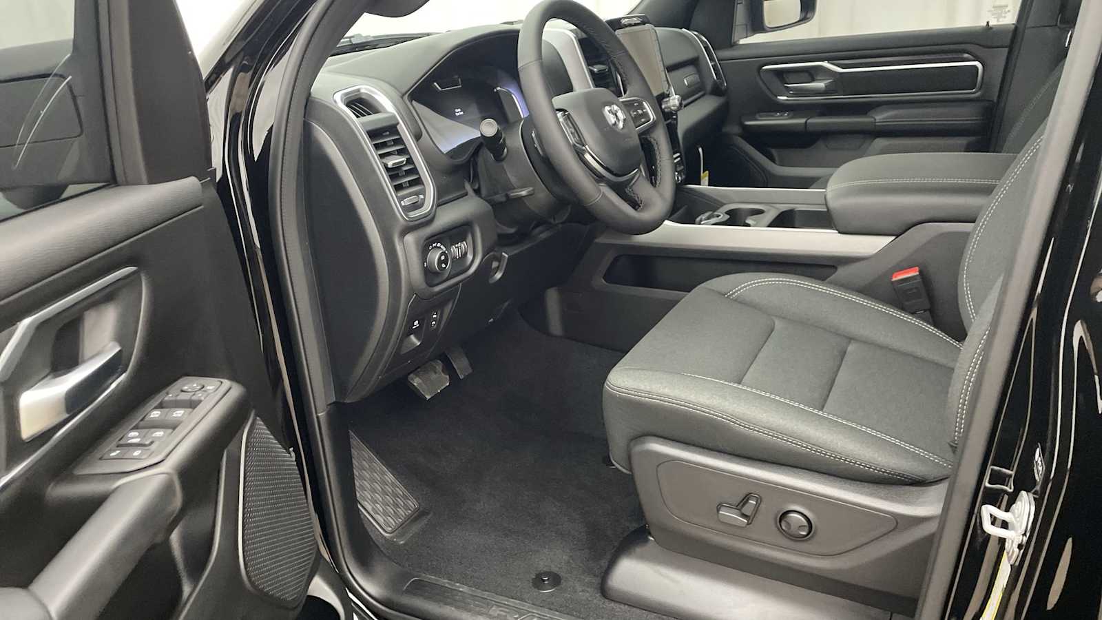 2025 Ram 1500 Big Horn photo 2