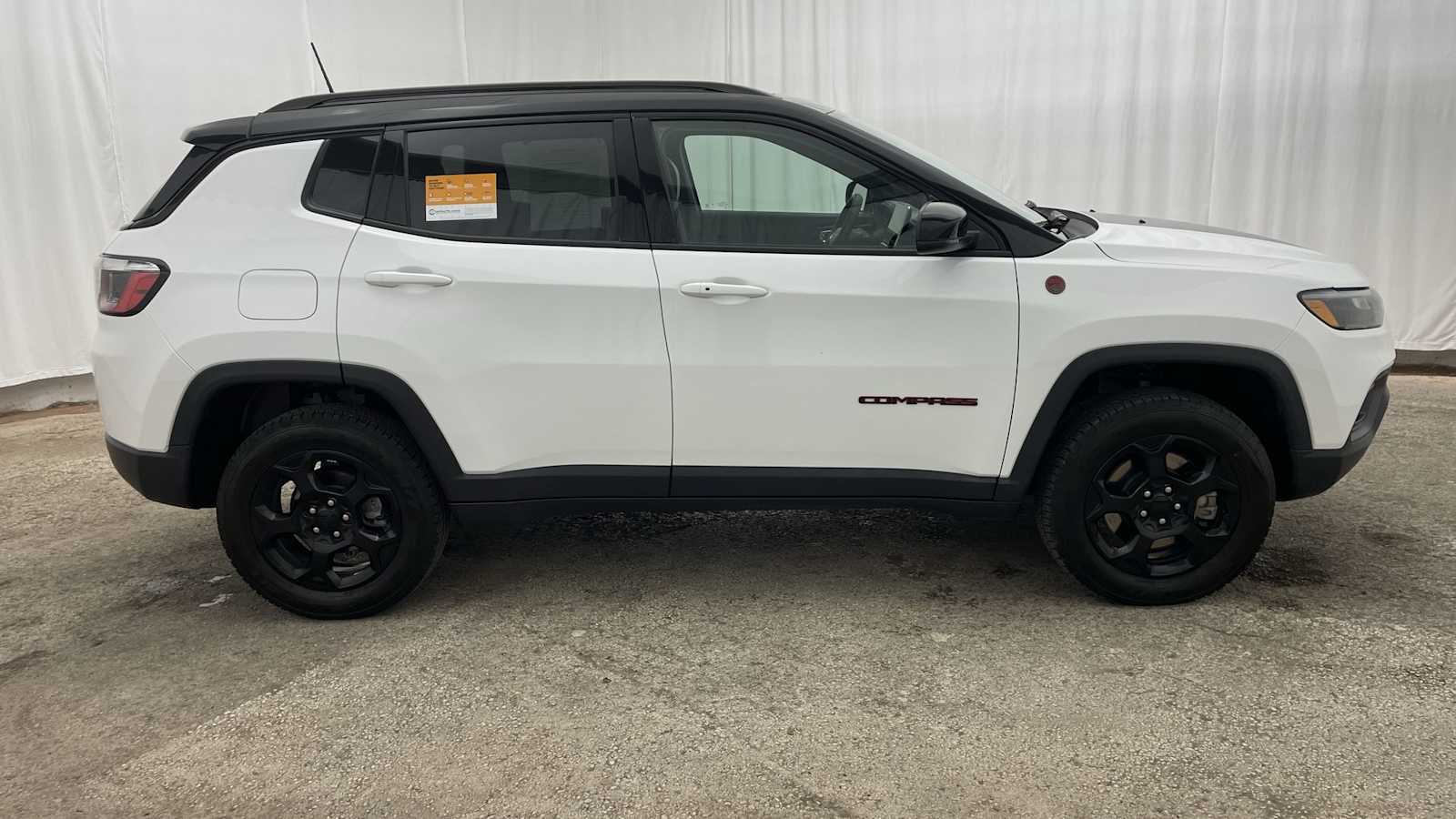 Thumbnail: 2023 Jeep Compass - 35