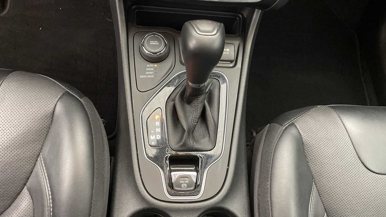 Thumbnail: 2022 Jeep Cherokee - 21