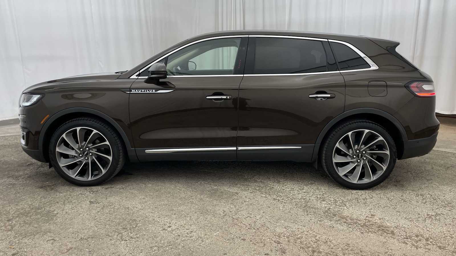 Thumbnail: 2019 Lincoln Nautilus - 34