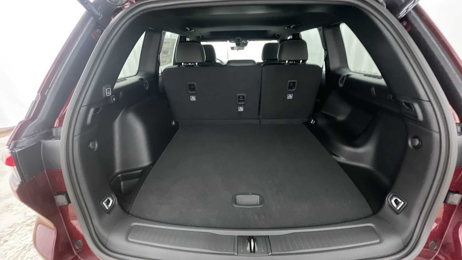 Thumbnail: 2025 Jeep Grand Cherokee - 29