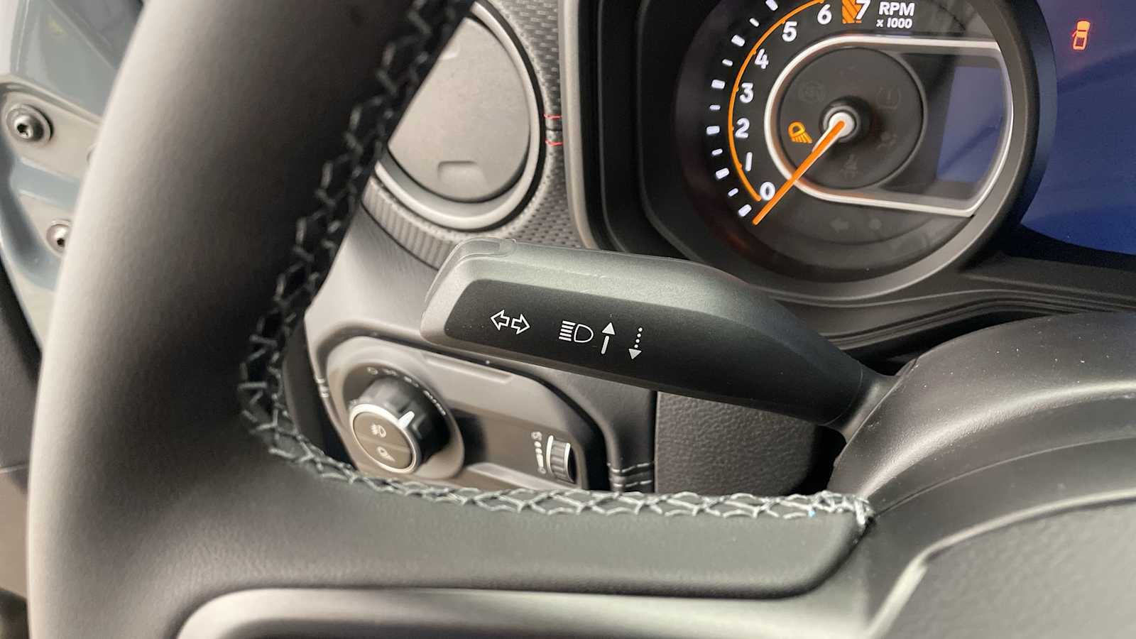 Thumbnail: 2025 Jeep Gladiator - 16