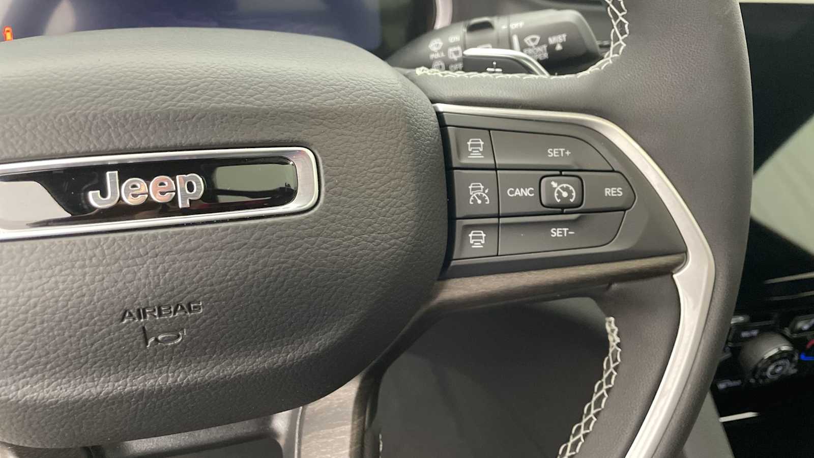 Thumbnail: 2025 Jeep Grand Cherokee - 17