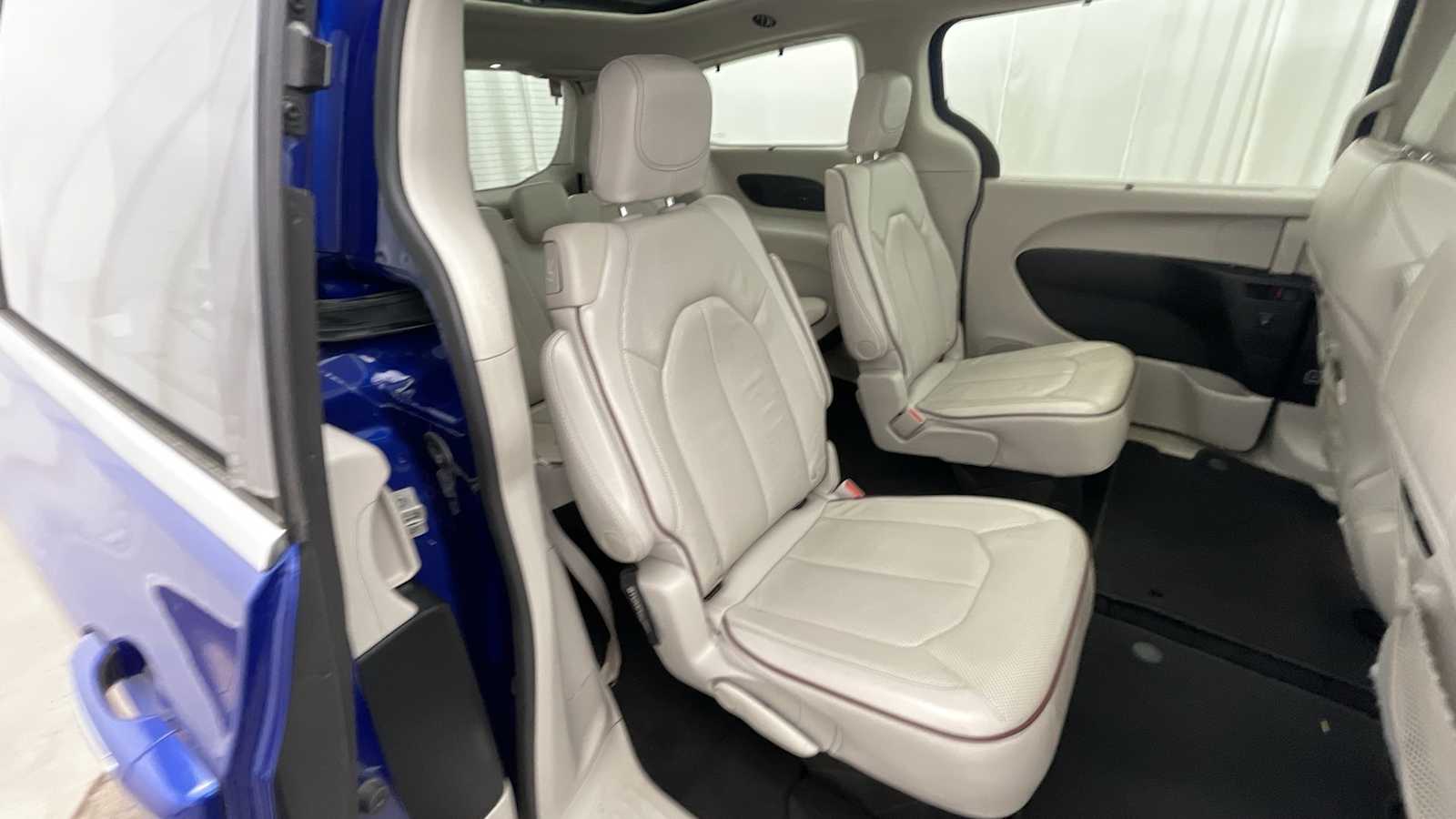 Thumbnail: 2020 Chrysler Pacifica - 11