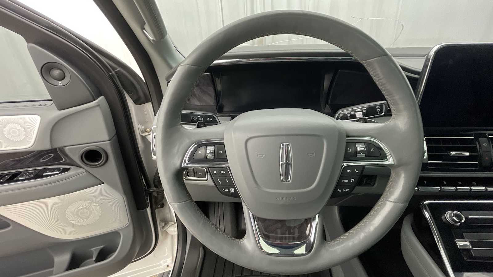 Thumbnail: 2018 Lincoln Navigator L - 15