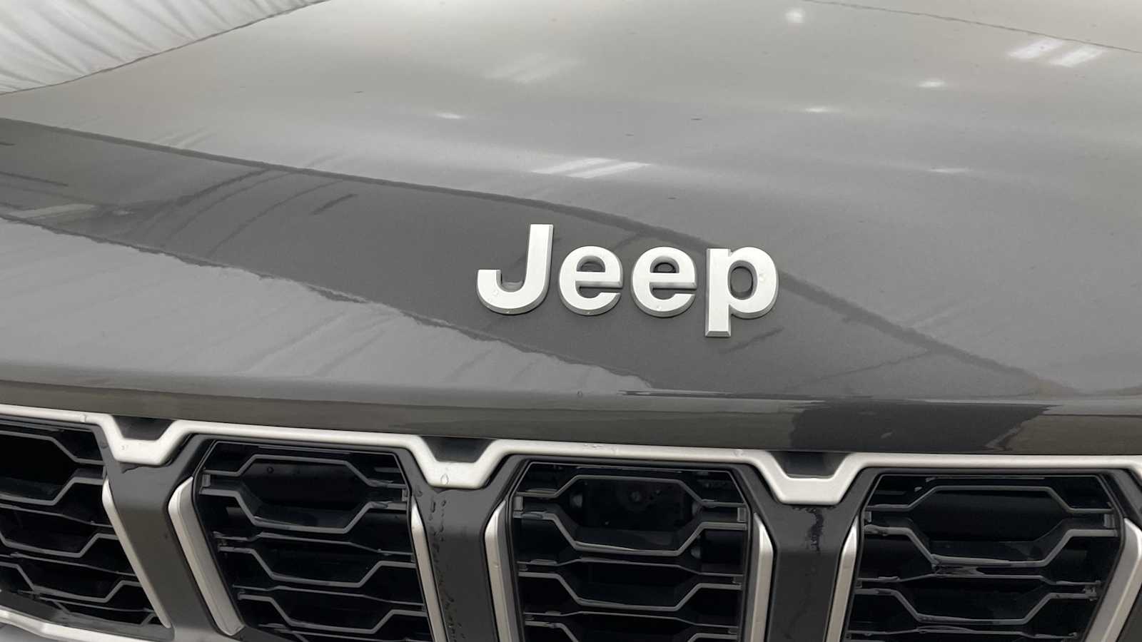 Thumbnail: 2026 Jeep Grand Cherokee - 41