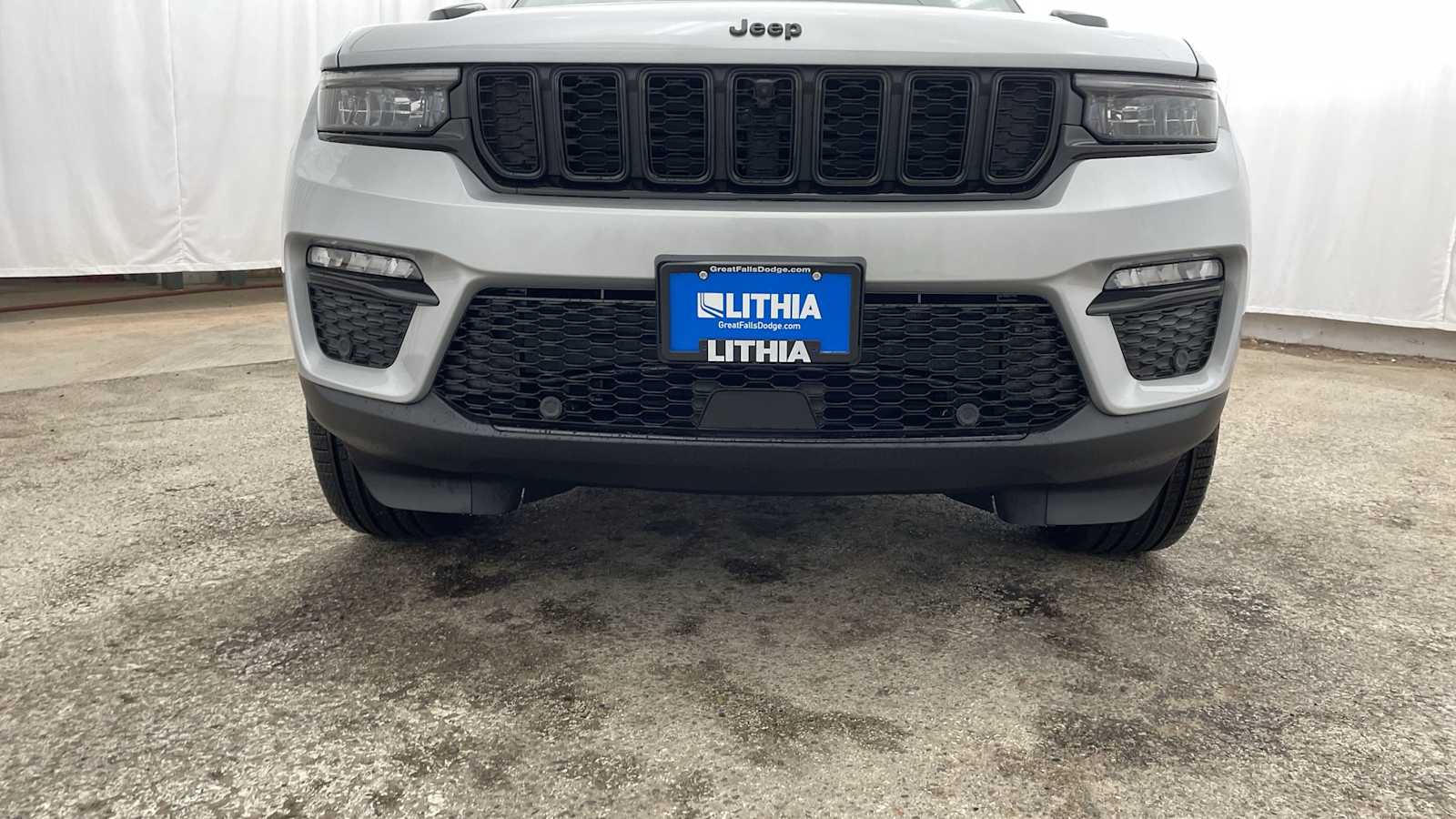 Thumbnail: 2025 Jeep Grand Cherokee - 41