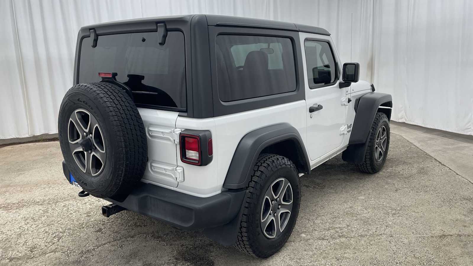 Thumbnail: 2020 Jeep Wrangler - 32