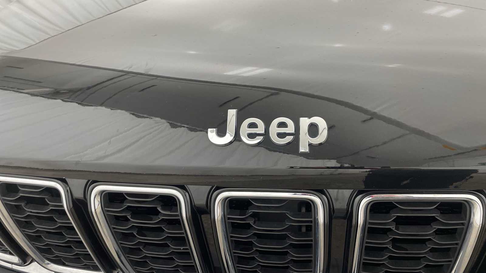 Thumbnail: 2022 Jeep Grand Cherokee - 40