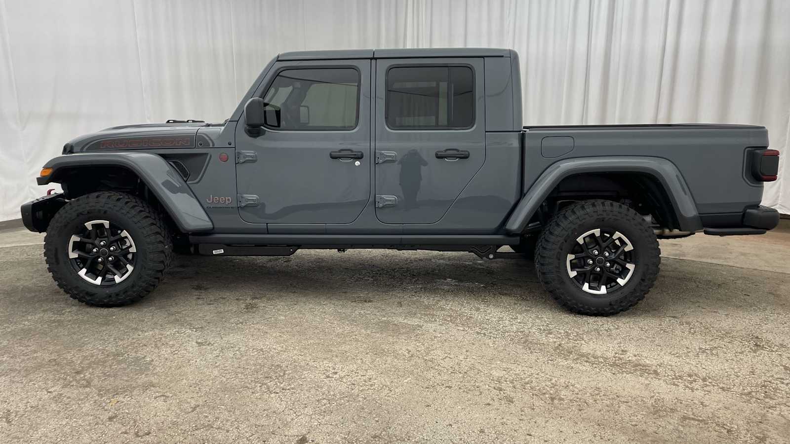 Thumbnail: 2026 Jeep Gladiator - 32