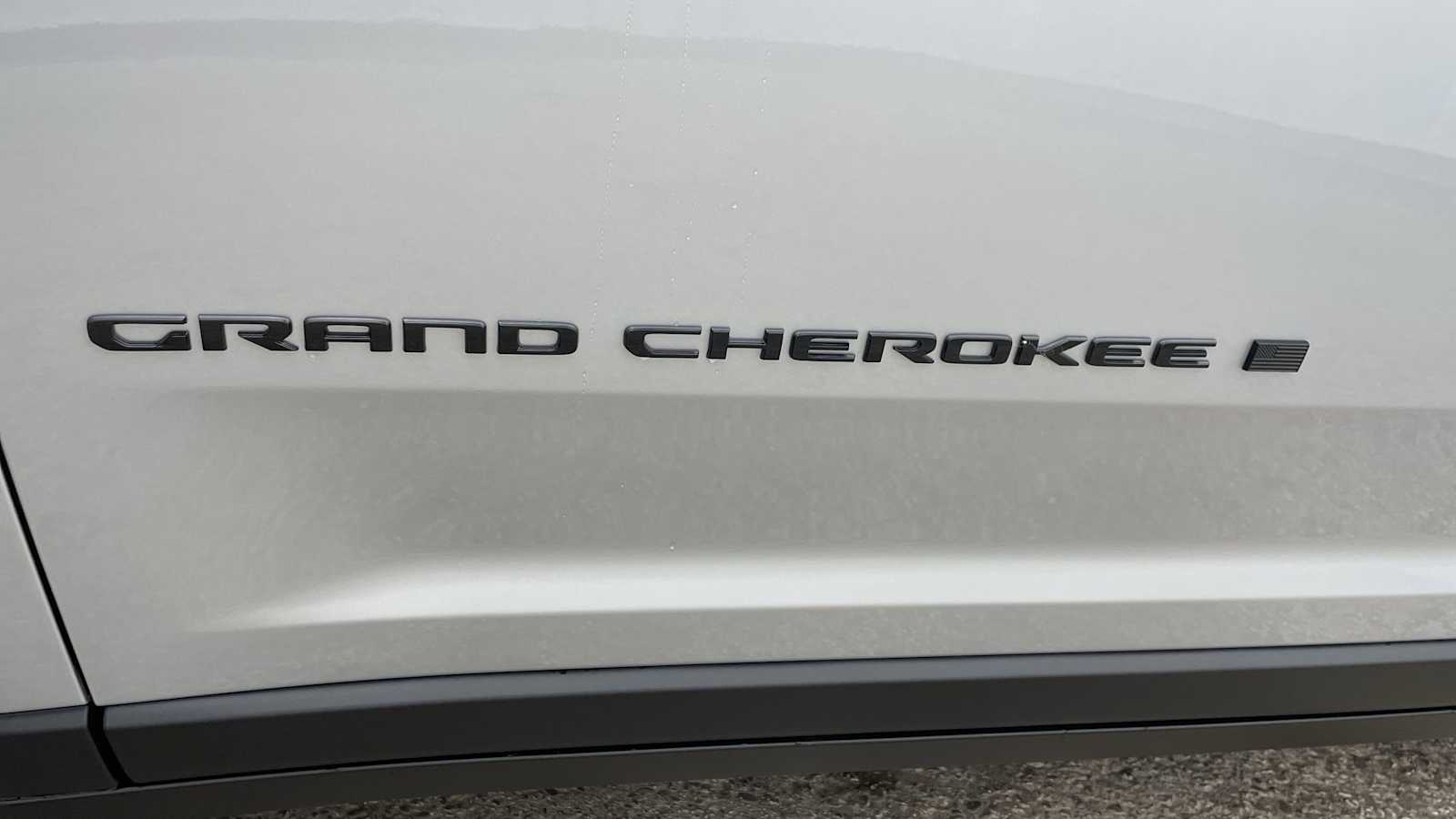 Thumbnail: 2025 Jeep Grand Cherokee - 39