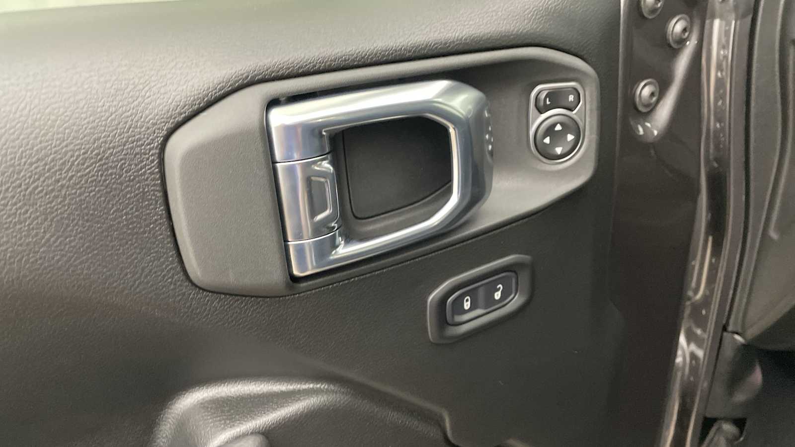 Thumbnail: 2026 Jeep Wrangler - 6