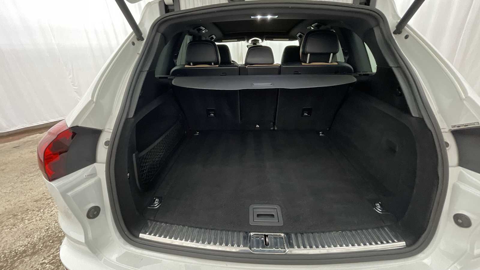 Thumbnail: 2018 Porsche Cayenne - 30