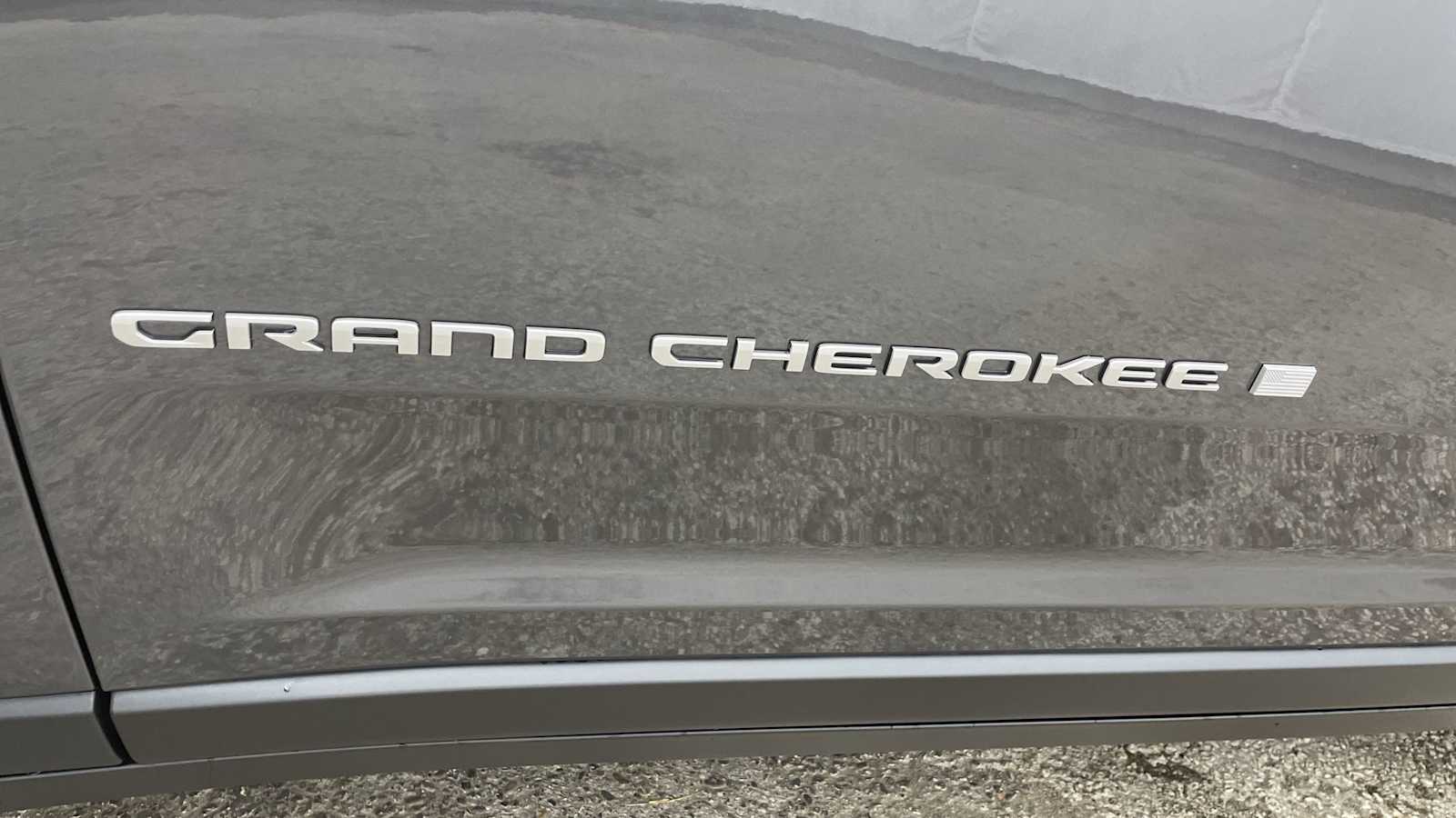 Thumbnail: 2025 Jeep Grand Cherokee - 39