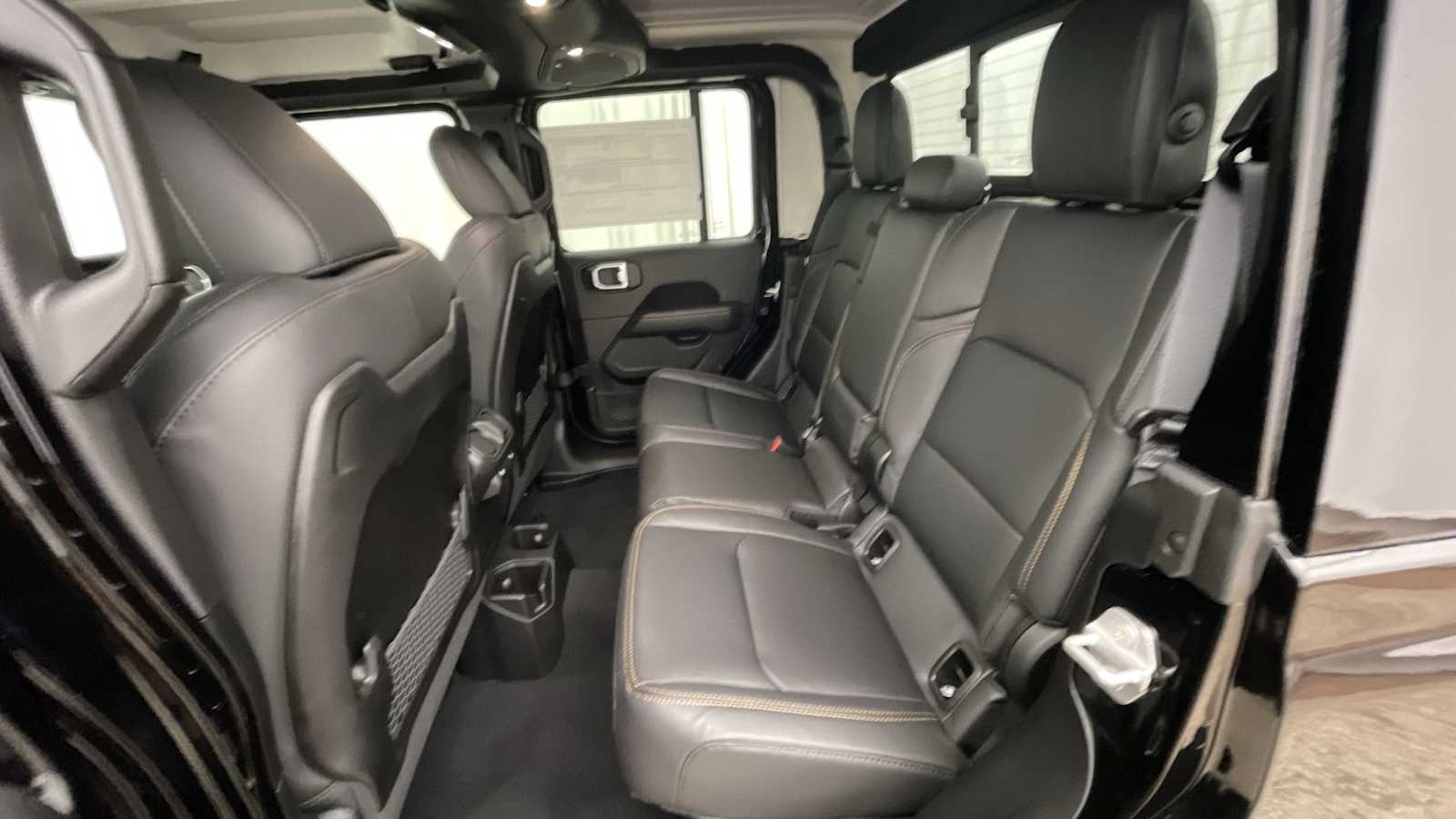 Thumbnail: 2026 Jeep Gladiator - 9