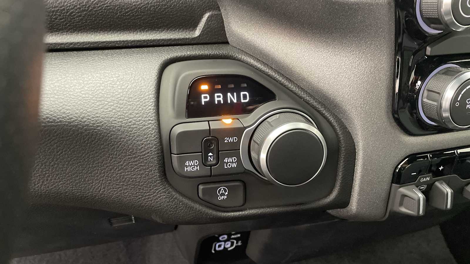 Thumbnail: 2025 RAM 1500 - 18