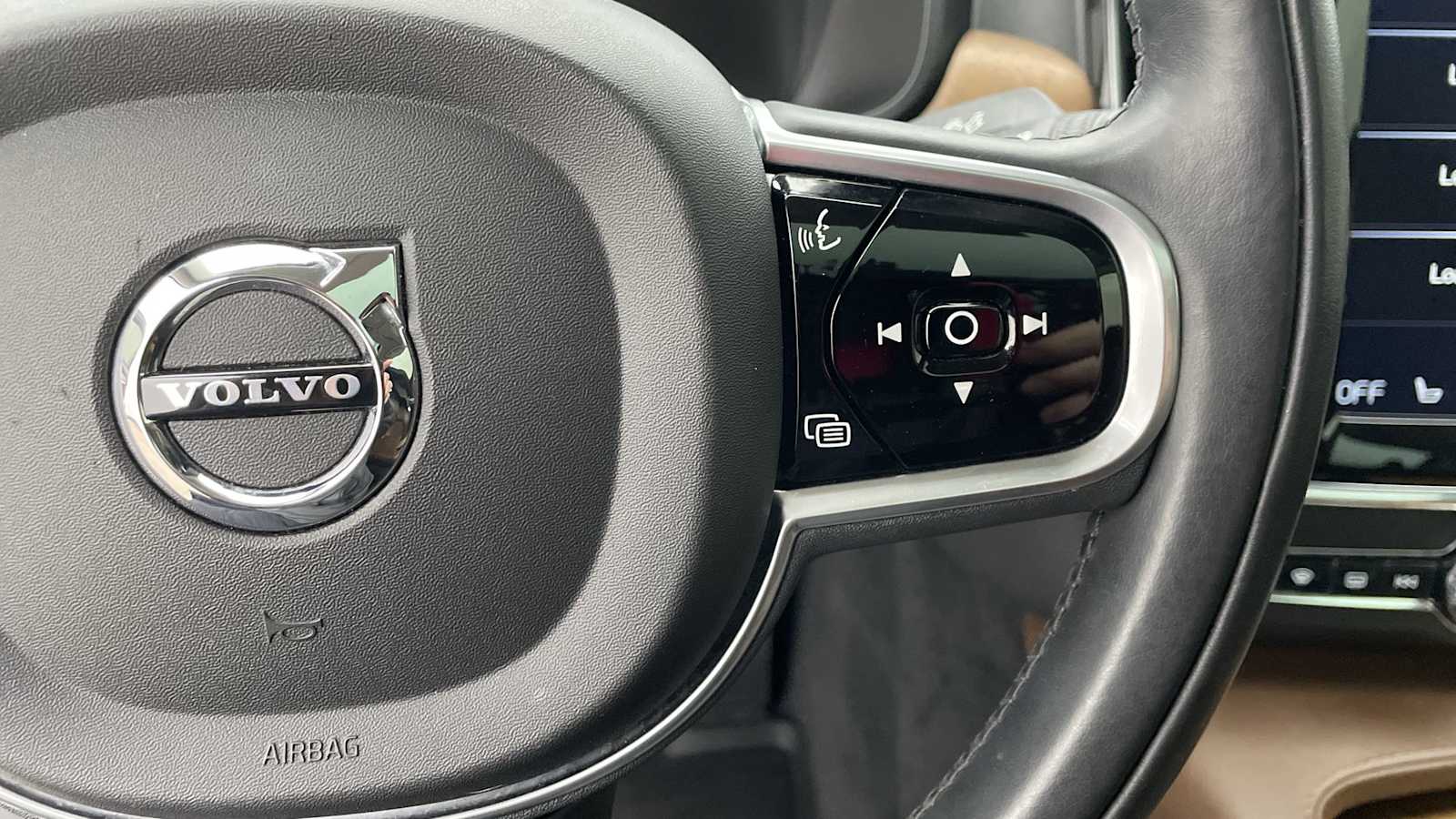 Thumbnail: 2018 Volvo S90 - 16