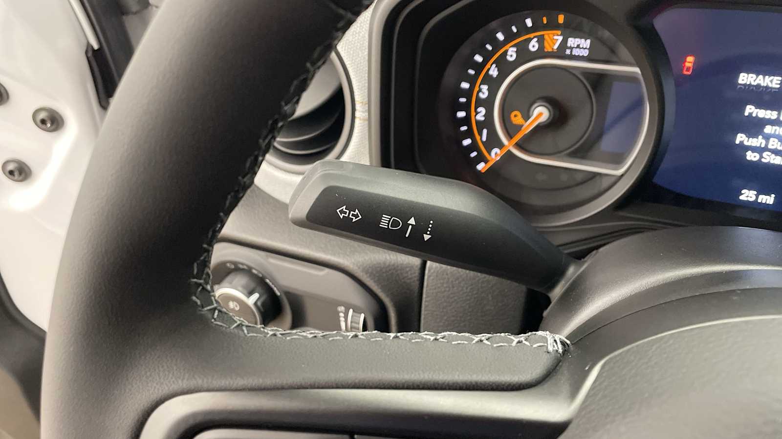 Thumbnail: 2025 Jeep Gladiator - 17